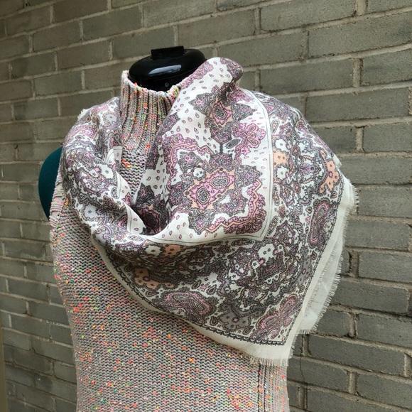 The Specialty House Inc Scarf - Picture 9 of 10